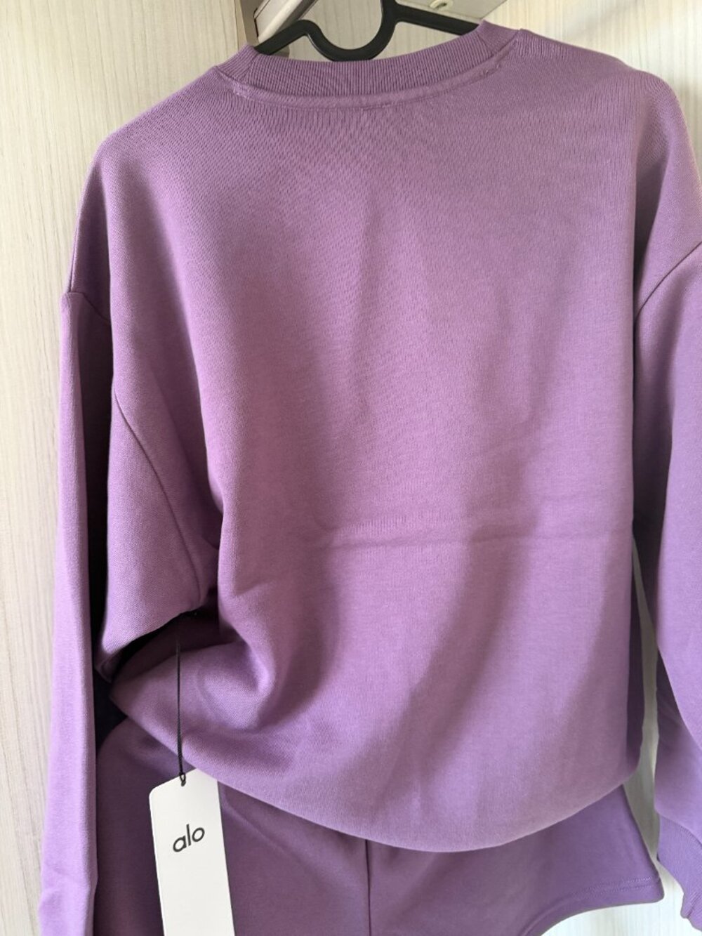 ALO Yoga Set Accolade Crew Neck Pullover With Short Size Small - Picture 4 of 6